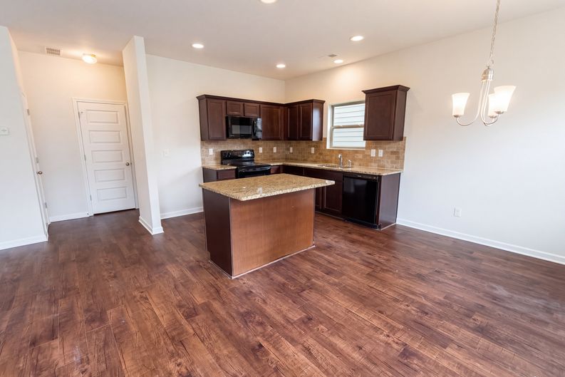 Photo 8 of 22 of 11828 Lovejoy Crossing Blvd, Lovejoy, GA