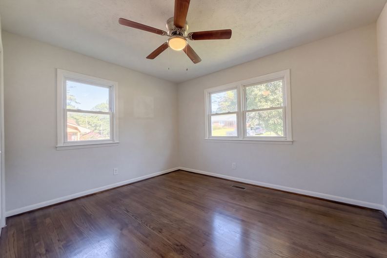 Photo 11 of 15 of 3111 Braddock Dr, Fayetteville, NC