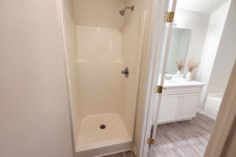 Photo 13 of 21 of 6140 Steve Scarlett Pl, La Vergne, TN
