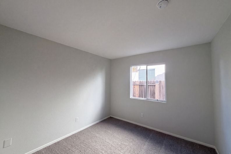 Photo 24 of 45 of 1570 Arcola Ave, Sacramento, CA