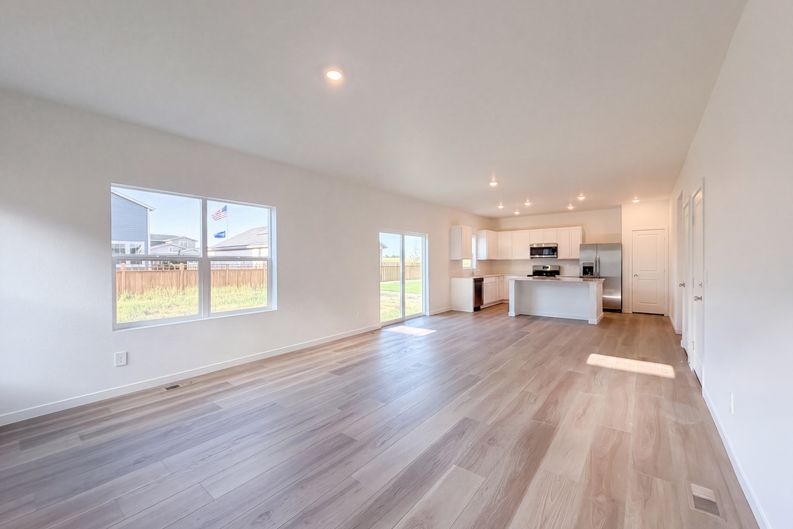 Photo 7 of 18 of 4043 Shirley Dr, Johnstown, CO