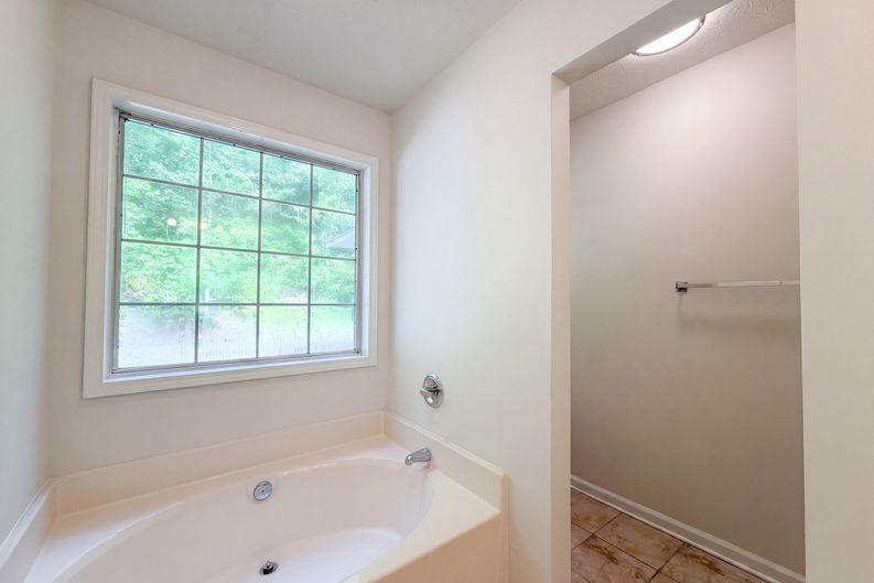 Photo 18 of 22 of 430 Cornwallis Way, Fayetteville, GA