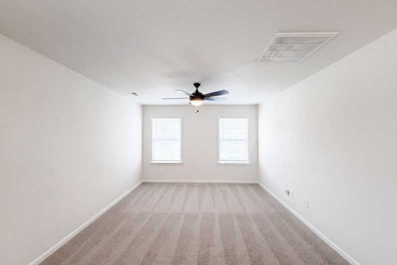 Photo 20 of 37 of 7463 Buckview Ct, Kernersville, NC