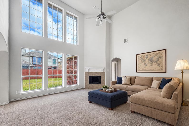 Photo 3 of 31 of 8212 Boulder River Trl, McKinney, TX