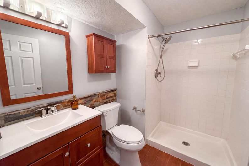 Photo 16 of 27 of 11301 Willowdale Dr, Germantown, MD