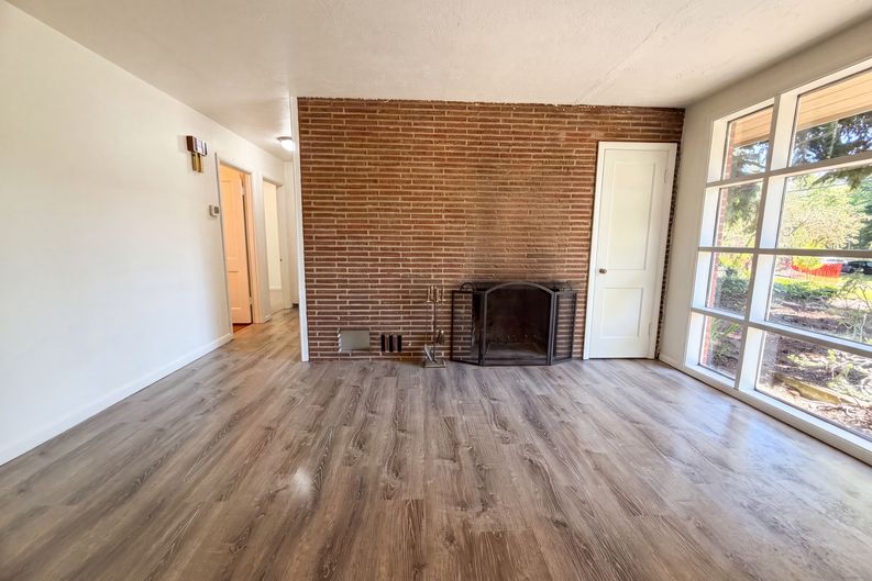 Photo 6 of 16 of 4219 SE Ellis St, Portland, OR