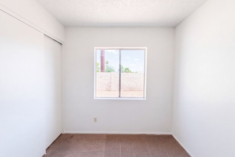 Photo 12 of 32 of 10701 W Campbell Ave, Phoenix, AZ