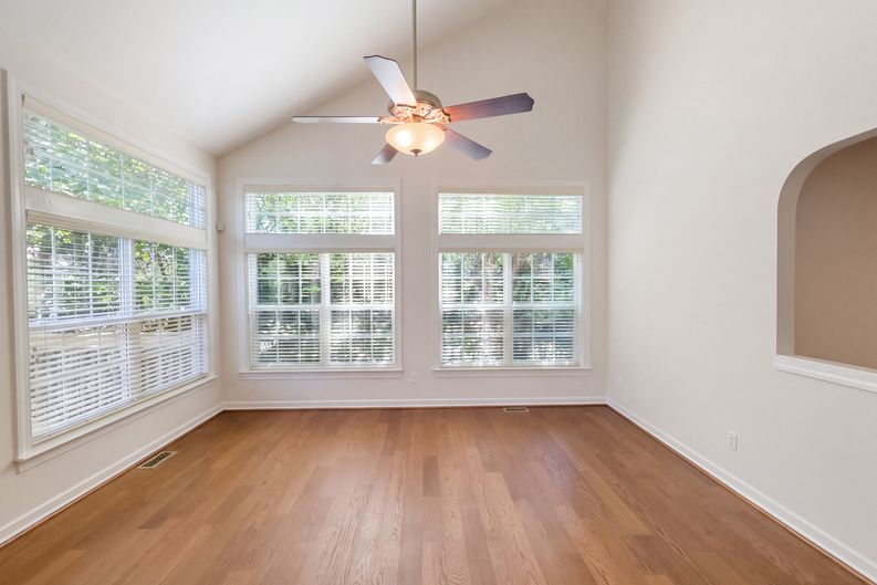 Photo 9 of 40 of 12212 Ashton Woods Ln, Raleigh, NC