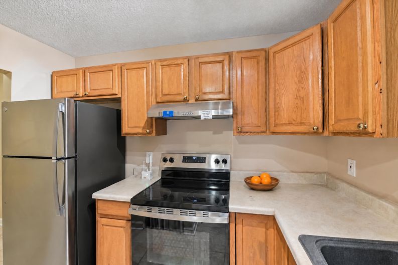 Photo 5 of 17 of 4900 Avenida Del Sol Dr, Raleigh, NC