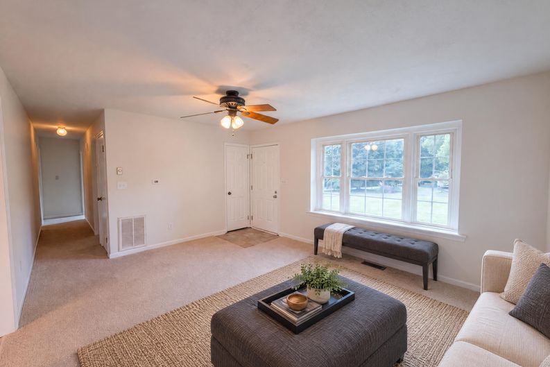 Photo 3 of 20 of 3221 Meadow Ln, Winston Salem, NC