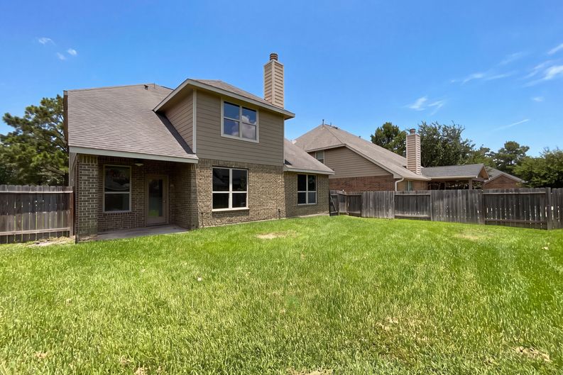 Photo 5 of 22 of 17118 Jetton Park Ln, Humble, TX
