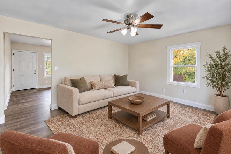 Photo 3 of 17 of 2846 Plato Pl, De Soto, MO