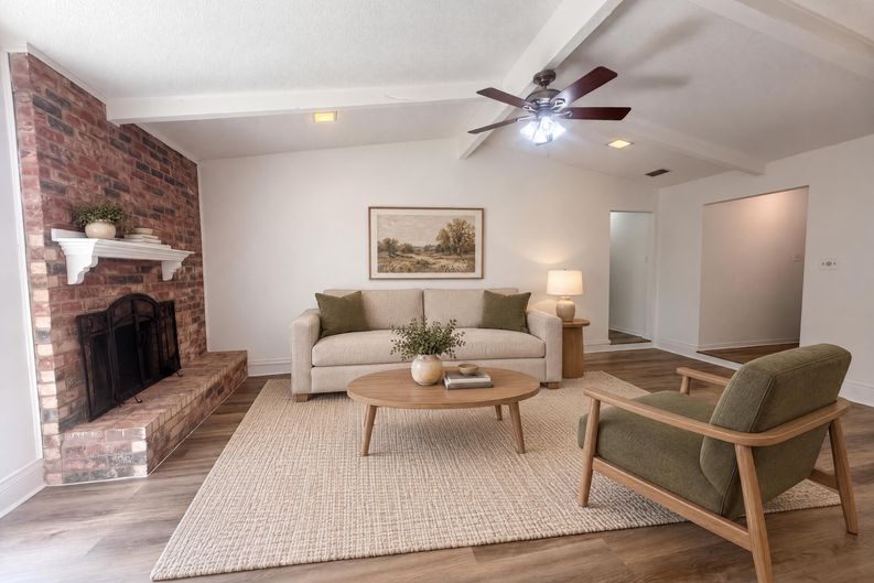 Photo 7 of 22 of 2527 Holt Rd, Arlington, TX