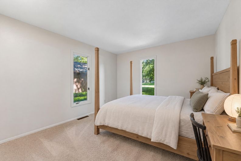 Photo 11 of 35 of 5896 Mills Creek Ln, North Ridgeville, OH