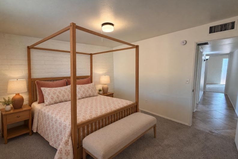 Photo 10 of 25 of 917 N Miller Dr, Tucson, AZ