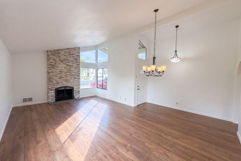 Photo 3 of 25 of 6232 Wittenham Way, Orangevale, CA