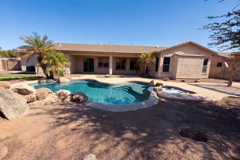 Photo 8 of 64 of 8027 W San Miguel Ave, Glendale, AZ