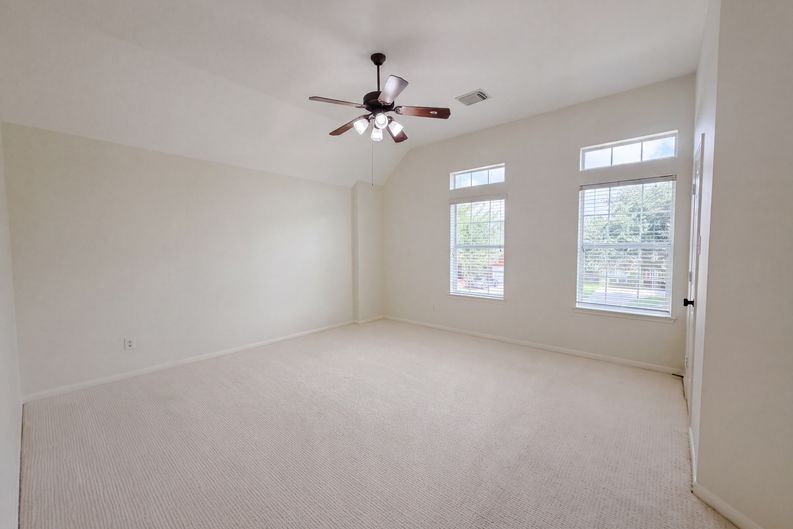 Photo 4 of 38 of 11314 Sailwing Creek Ct, Pearland, TX