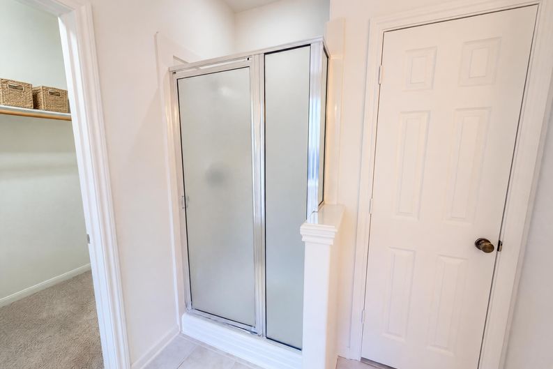 Photo 20 of 52 of 9019 Sunny Ridge Dr, Houston, TX