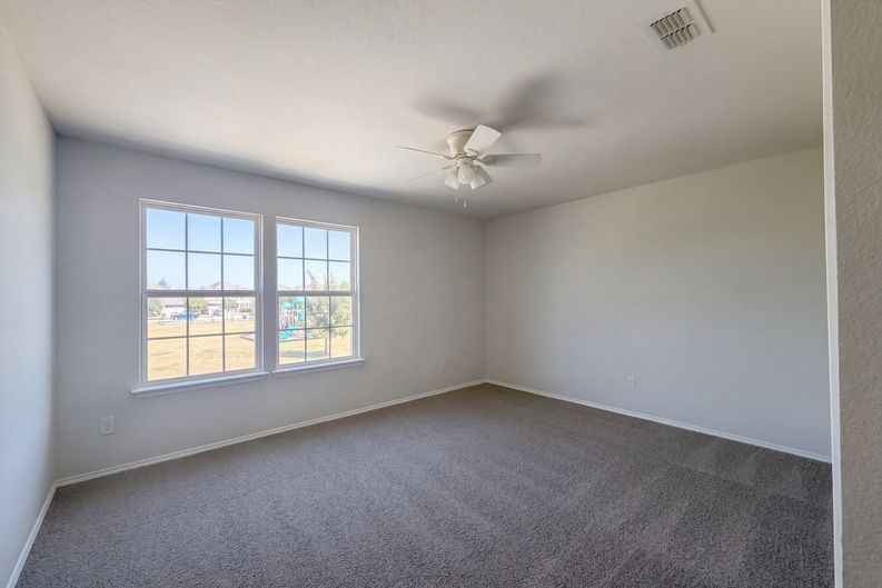 Photo 14 of 19 of 9000 Blackstone Dr, Aubrey, TX