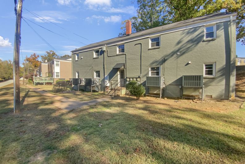 Photo 6 of 20 of 349 Wakefield Dr, Charlotte, NC
