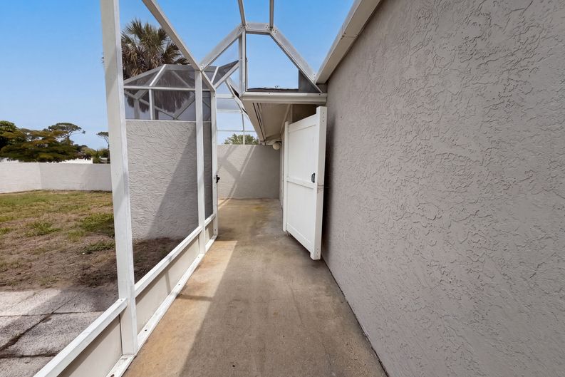 Photo 27 of 40 of 1301 Lucaya Ave, Venice, FL