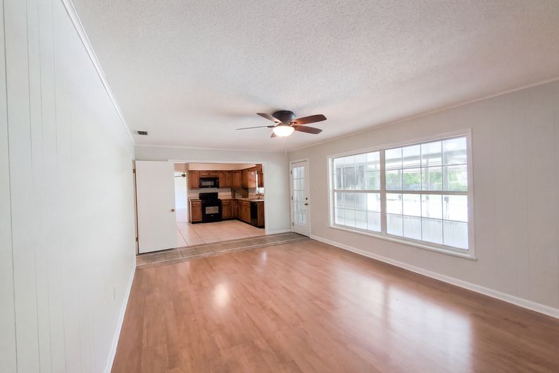 Photo 11 of 28 of 1310 SE 38th Ct, Ocala, FL