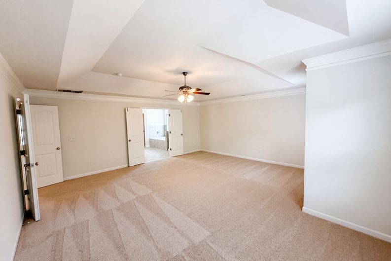 Photo 4 of 51 of 1481 Azalea Brook Dr, Lawrenceville, GA