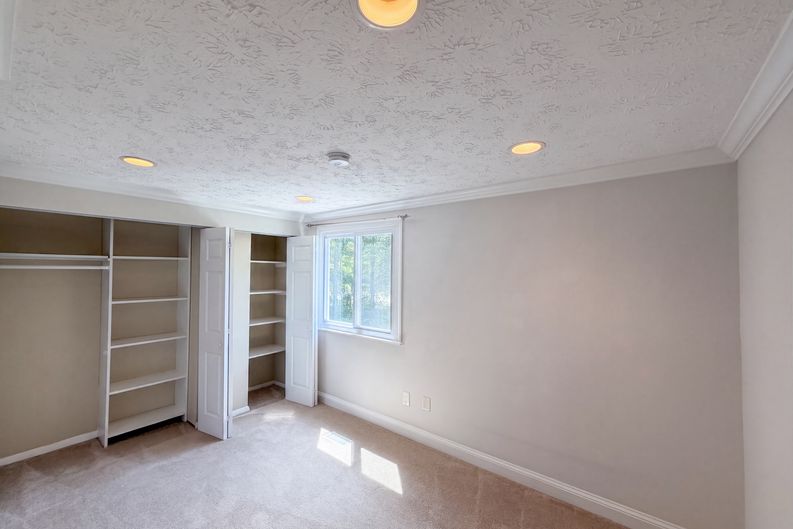 Photo 19 of 57 of 8769 Kanawha Ct, Lorton, VA