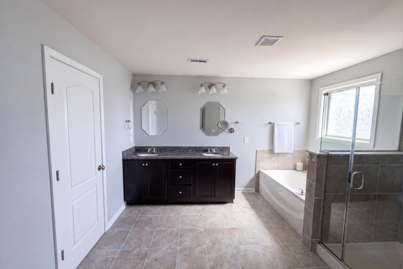 Photo 10 of 23 of 1305 Ivey Grove Ct, Fuquay Varina, NC