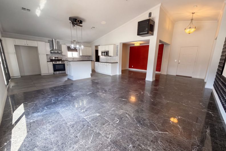 Photo 5 of 18 of 12502 N 126th Ln, El Mirage, AZ