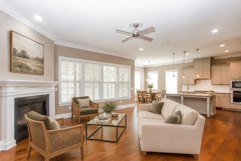 Photo 7 of 37 of 205 N Centurion Ln, Mount Holly, NC