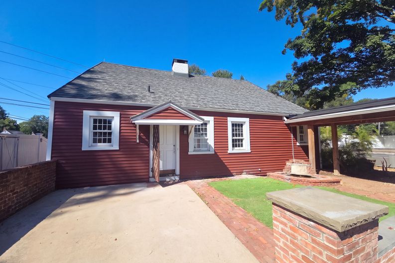 Photo 6 of 19 of 1026 Forbes St, East Hartford, CT