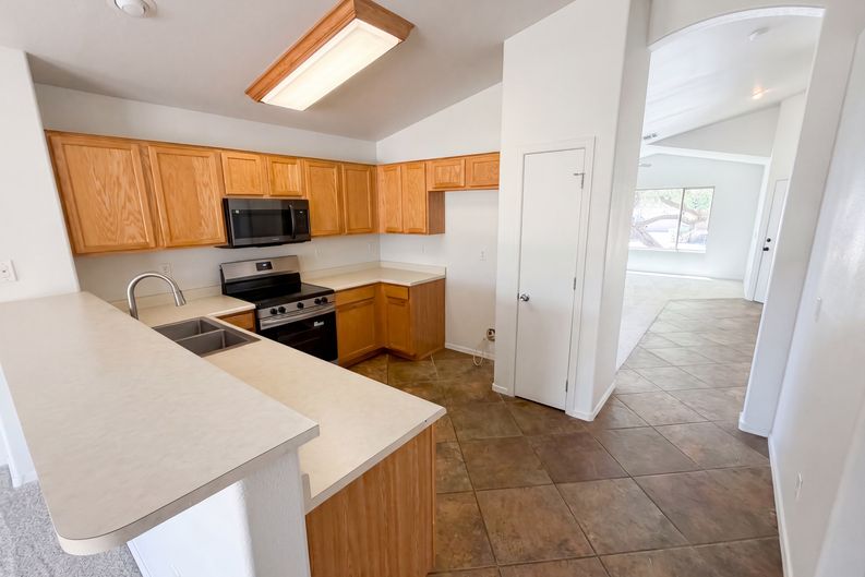 Photo 13 of 28 of 8271 N 112th Ave, Peoria, AZ