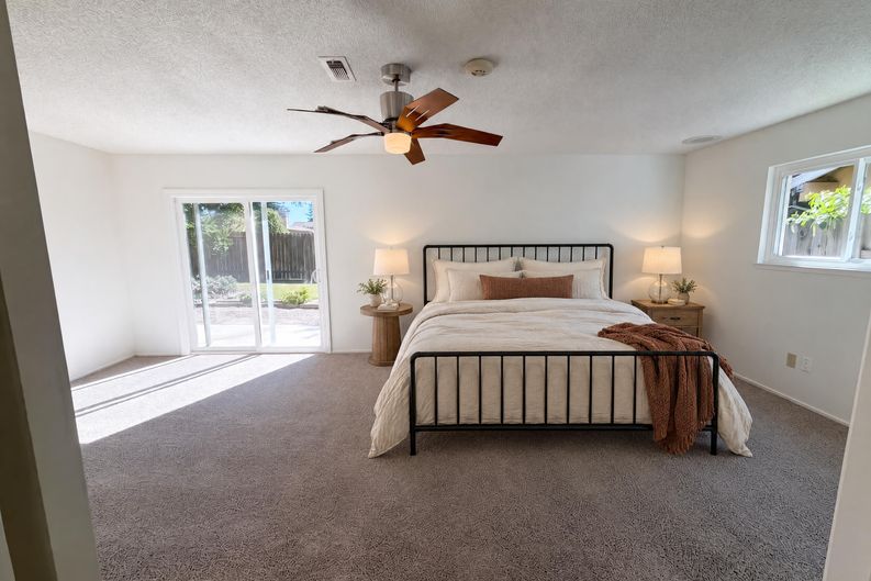 Photo 12 of 36 of 6800 Havenhurst Dr, Sacramento, CA