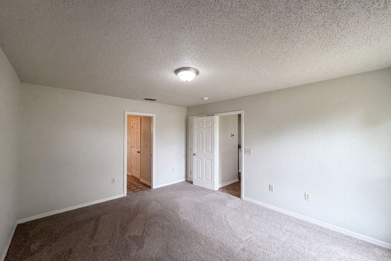 Photo 10 of 19 of 1038 Highland Crest Cir, Lake Wales, FL