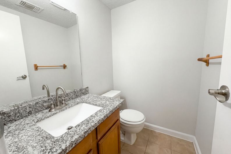 Photo 10 of 16 of 12300 Brookglade Cir, Houston, TX