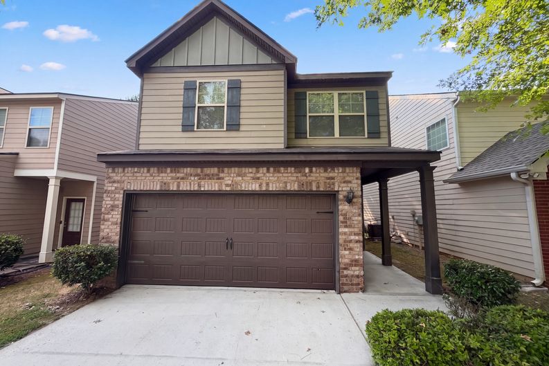 Photo 17 of 23 of 4473 Ravenwood Dr, Union City, GA