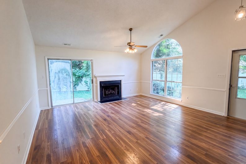 Photo 9 of 17 of 6223 Sunbridge Ct, Charlotte, NC