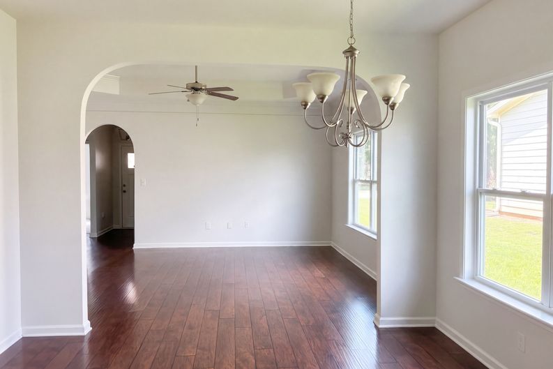 Photo 3 of 25 of 7734 Timber Leaf Ln, Bessemer, AL