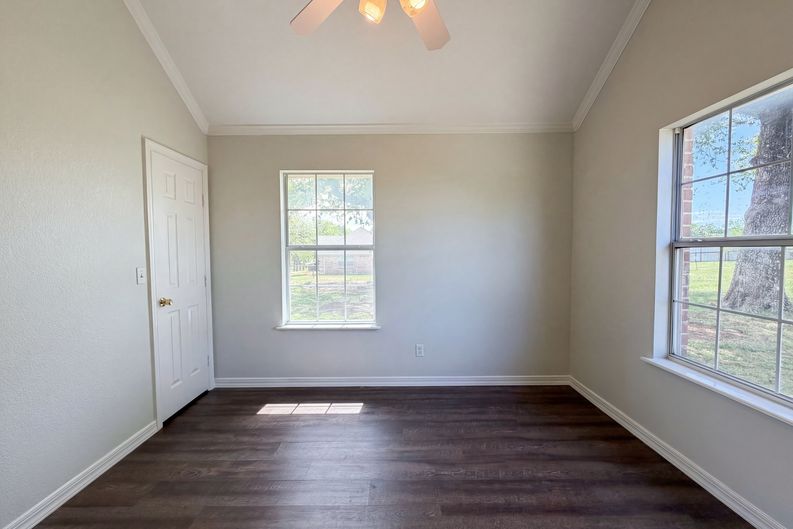 Photo 18 of 20 of 416 Fossil Rock Dr, Azle, TX