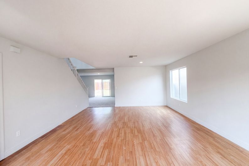 Photo 3 of 31 of 2155 Watercourse St, Stockton, CA