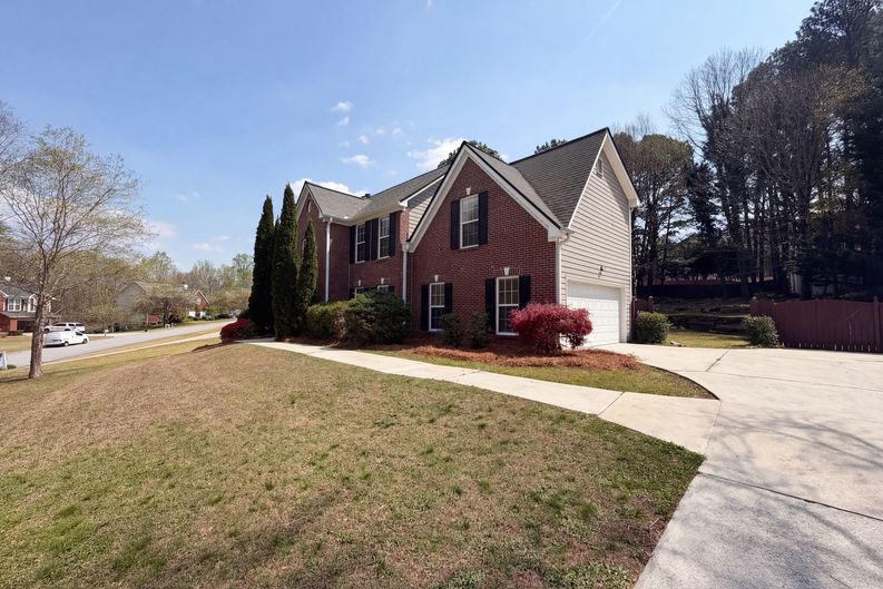 Photo 9 of 25 of 3099 Brooksong Way, Dacula, GA