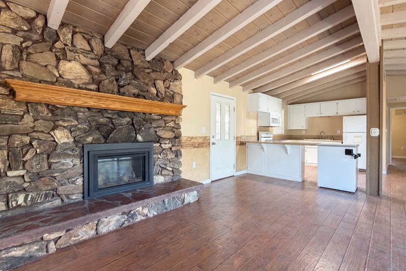 Photo 7 of 28 of 1145 Rivera Dr, Wrightwood, CA