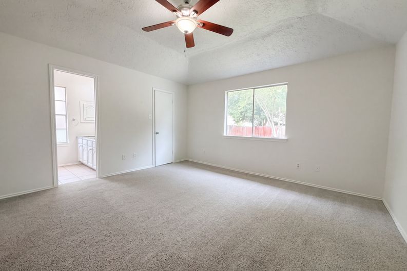 Photo 4 of 17 of 6315 Welles Fawn Cir, San Antonio, TX