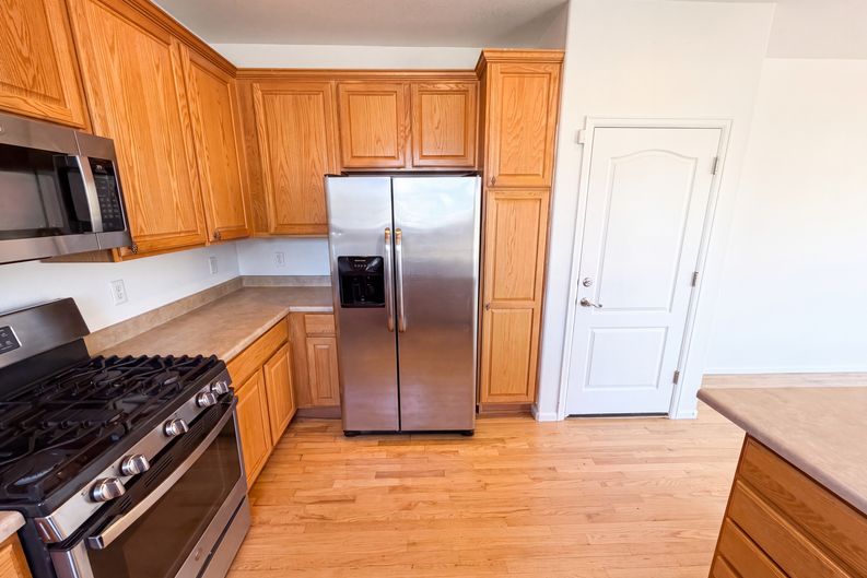 Photo 6 of 31 of 10253 Uravan St, Commerce City, CO
