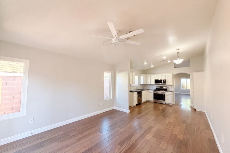 Photo 11 of 39 of 8032 Tailwind Ave, Las Vegas, NV