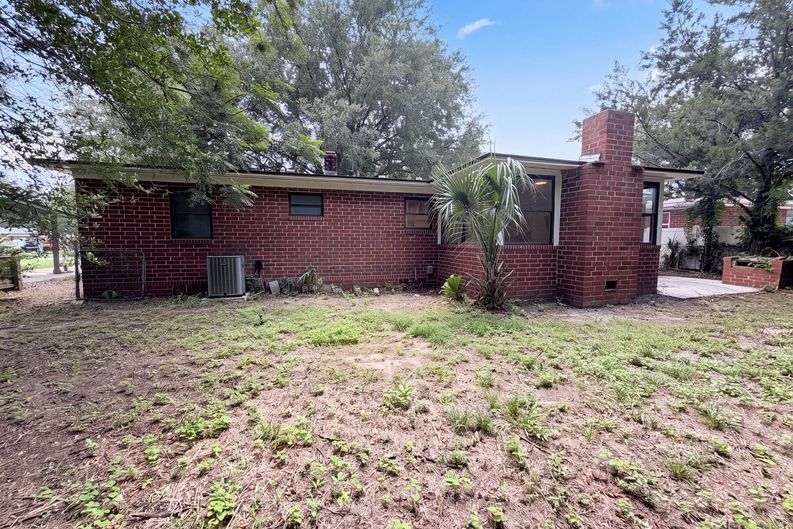 Photo 5 of 16 of 6309 Pine Cove Ln, Jacksonville, FL
