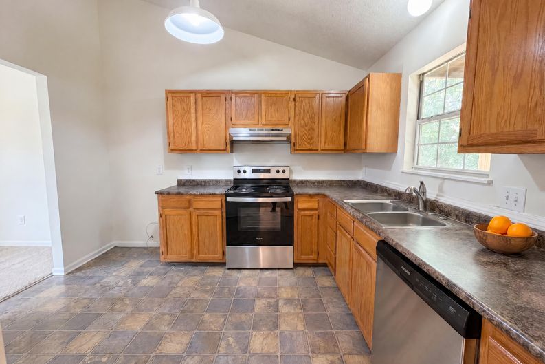 Photo 10 of 22 of 163 Stonewood Dr, West Columbia, SC