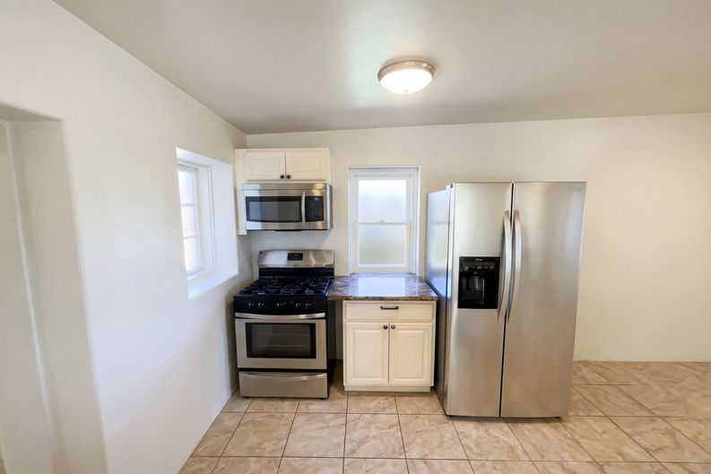 Photo 11 of 21 of 643 N Catalina Ave, Tucson, AZ